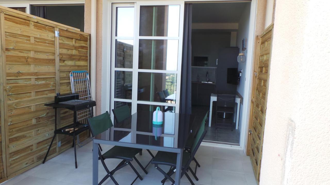 Appartements Modernes Vue Mer A Cap Esterel Сен-Рафаэль Экстерьер фото